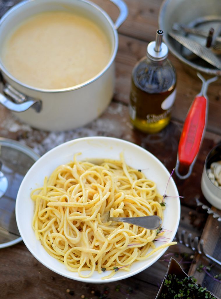 Nothing Beats the Basics: Cremige Erdnuss-Sauce