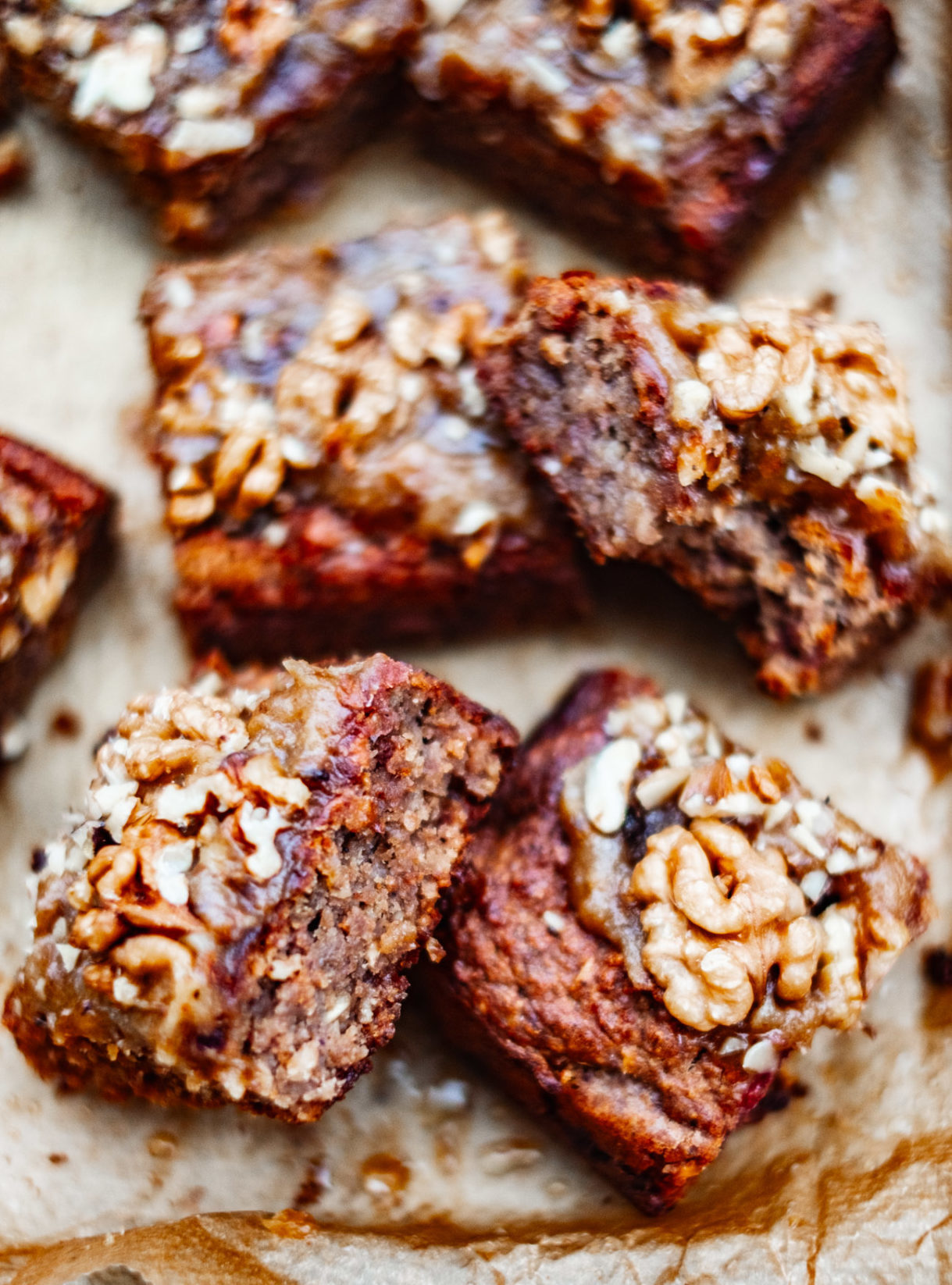 Super saftige Walnuss-Bananenbrot-Schnitten [vegan, glutenfrei]